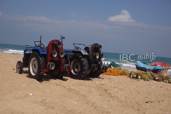 யாழில் மறுக்கப்பட்ட அனுமதி :போராட்டத்தில் குதித்த கடற்றொழிலாளர்கள் | Fishermen In Jaffna Join Protest யாழில் மறுக்கப்பட்ட அனுமதி :போராட்டத்தில் குதித்த கடற்றொழிலாளர்கள் | Fishermen In Jaffna Join Protest