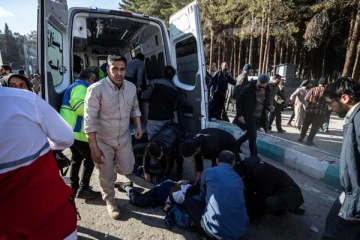 ஈரானை உலுக்கிய குண்டு வெடிப்பில் 103 போ் பலி... 211 போ் காயம்