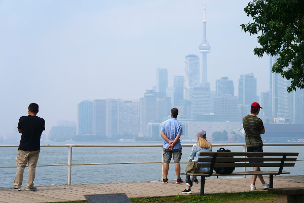 டொரோண்டோவில் இன்றும் கடும் வெப்பம் குறித்து எச்சரிக்கை | Torontos Heat Wave Will Continue Today