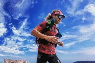 8000 கிலோ மீற்றர் தூரத்தை ஓடிக் கடக்கும் கனேடியர்