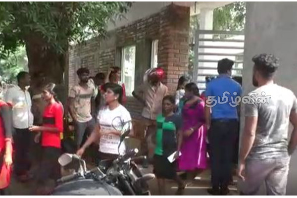 முல்லைத்தீவு ஆடை தொழிற்சாலை தீ பரவல் கட்டுப்பாட்டிற்குள் கொண்டுவரப்பட்டது | Mullaitivu Fire Brought Under Control