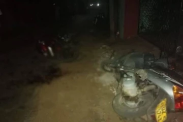 யாழில் வாள்வெட்டுத் தாக்குதல்: இருவர் வைத்தியசாலையில் அனுமதி (PHOTOS)