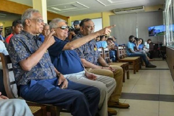 கிரிக்கெட் போட்டியை ஜனாதிபதி ரணிலுடன் கண்டு ரசித்த த.தே.கூட்டமைப்பு எம்.பி! | Sumandran Enjoyed Watching Cricket With Ranil