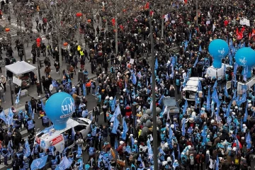 பிரான்சில் அரசாங்கத் திட்டங்களுக்கு எதிராக ஆர்ப்பாட்டம்!