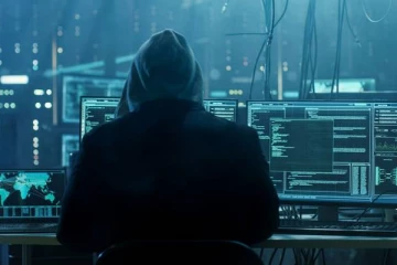 நாட்டு மக்களின் முழு விபரங்களையும் ஆன்லைனில் விற்பனை செய்த ஹேக்கர்