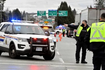 கனடாவில் பேருந்து சாரதியை தாக்கிய சிறுவன்! பொலிஸாரால் அதிரடி கைது