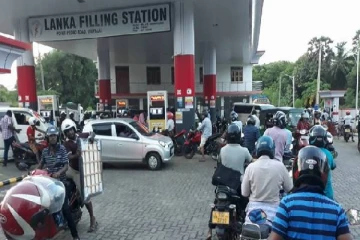 எரிபொருள் சேகரிக்கும் ஆயிரத்துக்கும் மேற்பட்ட நபர்கள் அடையாளம்