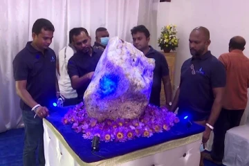 இலங்கையில் கண்டுபிடிக்கப்பட்ட உலகின் மிகப்பெரிய இரத்தினக்கல்லின் மதிப்பு இவ்வளவுதானா