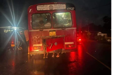 வவுனியாவிலிருந்து பாதுகாப்பற்ற பயணம்! விடுக்கப்பட்டுள்ள கோரிக்கை (PHOTOS)