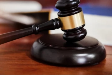 හිටපු ප්‍රබල අමාත්‍යවරයෙකු අල්ලස් නඩුවකින් නිදෙස් කොට නිදහස් කෙරේ..