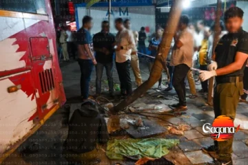 මුම්බායි හි බිහිසුණු අනතුරක් - පුද්ගලයින් 4ක් මරුට