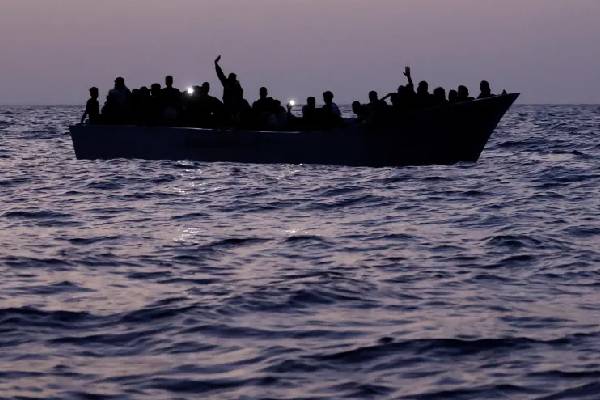 விபத்தில் சிக்கிய புலம்பெயர் மக்களின் படகு... நூற்றுக்கணக்கானோர் மாயம் | Migrant Vessel Sinks Off Malaysia விபத்தில் சிக்கிய புலம்பெயர் மக்களின் படகு... நூற்றுக்கணக்கானோர் மாயம் | Migrant Vessel Sinks Off Malaysia