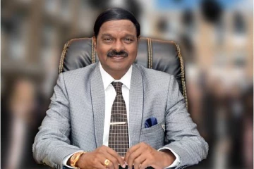 மருத்துவ சேவை நாயகர் ஏ.சி.சண்முகம் அவர்களுக்கு கௌரவ டாக்டர் பட்டம் வழங்கும் ரஷ்யா