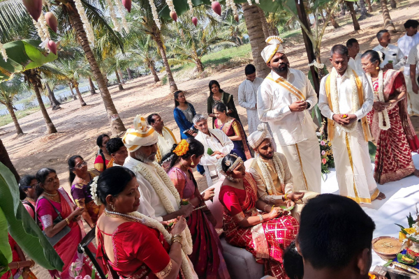 இயக்கச்சி றீச்சாவில் கோலாகலமாக இடம்பெற்ற திருமணம்; மகிழ்ச்சியில் புலம்பெயர் மணமக்கள்! | Wedding Took Place Grandly In Iyakkachchi Reecha