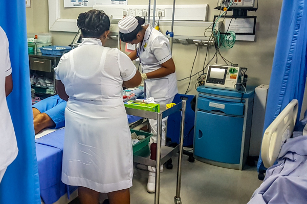 கொழும்பு பாடசாலை ஒன்றின் சுவர் இடிந்து மாணவர்கள் மூவர் காயம் | 3 Students Injured School Wall Collapses Borella