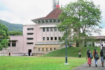 பல்கலைக்கழக மாணவனின் விபரீத முடிவால் அதிர்ச்சி