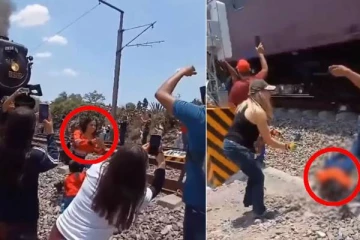 வெளிநாடொன்றில் பழங்கால நீராவி தொடருந்து முன் செல்பி எடுத்த பெண்ணுக்கு நேர்ந்த கதி