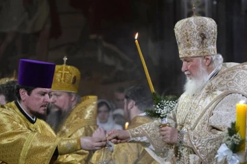 நேற்றும் கிறிஸ்துமஸ் கொண்டாட்டமா!