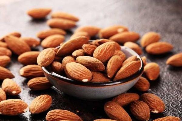 ஊறவைத்த பச்சை பாதாமை வெறும் வயிற்றில் சாப்பிட்டால் என்ன நடக்கும்! இது தெரியாம போச்சே | Almonds Benefits Tamil Reasons To Have Soaked