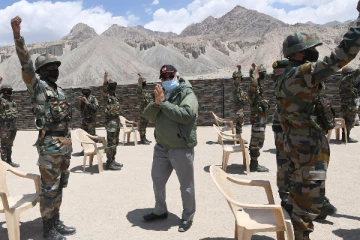 எல்லைக்குள் நுழைய முயன்ற சீனப் படைகளை துரத்தியடித்த  இந்தியப் படைகள்