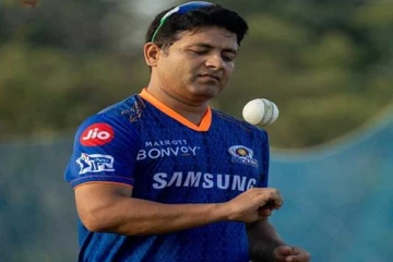 இந்திய கிரிக்கெட் வீரர் சாவ்லாவின் தந்தை கொரோனாவால் மரணம்