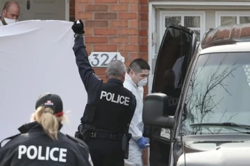 கனடாவில் களவாடப்பட்ட வாகனம் விபத்து 4 பேர் காயம்