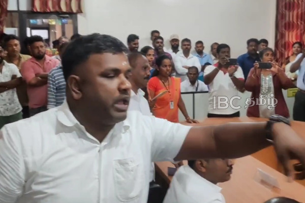 வவுனியா வடக்கு பிரதேச சபையை கைப்பற்றியது தமிழரசுக்கட்சி | Itak Seizes Power In Maritimepattu Mullaitivu