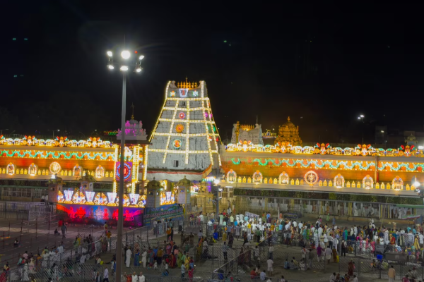 திருப்பதி செல்லும் பக்தர்களே உஷார்- தெரியாமல் இதில் சிக்கிக்கொள்ளாதீர்கள் | Tirupati Vip Ticket Scam In Blackmarket News