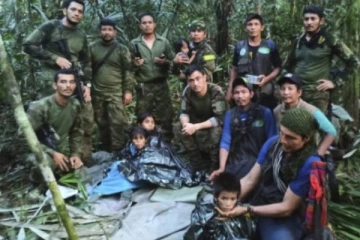 அமேசான் காட்டில் காணாமல் போன 4 குழந்தைகள் 40 நாட்களுக்கு பிறகு மீட்பு - குவியும் வாழ்த்து