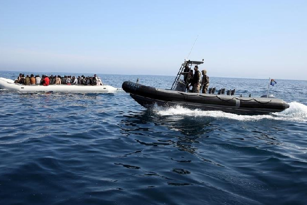 வெளிநாடொன்றில் புலம்பெயர்ந்தோர் படகு கவிழ்ந்து விபத்து : அதிகரிக்கும் பலி எண்ணிக்கை | Dozens Of Migrants Feared Dead Off Libyan Coast