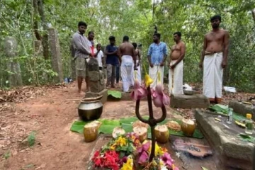 குருந்தூர்மலையில் தமிழர்களின் பொங்கல் நிகழ்வு: எதிராக ஒட்டபட்ட சுவரொட்டிகள்!