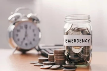 பணி நீக்கம் குறித்து கவலைப்படுகிறீர்களா? உங்கள் அவசர நிதி ஆதாரங்களை எப்படி பெறுவது? 7 எளிய வழிகள்!