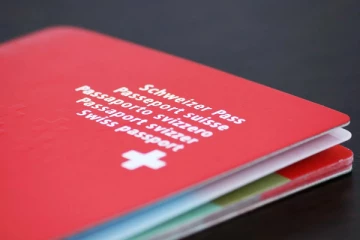 விரைவுக் குடியுரிமை பெற விரும்புவோருக்காக சுவிட்சர்லாந்து அறிமுகம் செய்துள்ள புதிய நடைமுறை