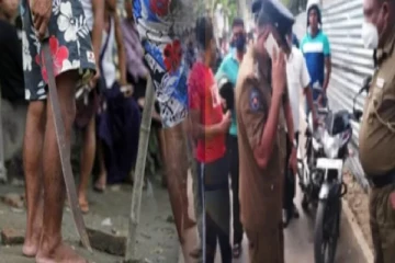 பட்டப்பகலில் யாழில் இளைஞன் மீது வாள்வெட்டு!