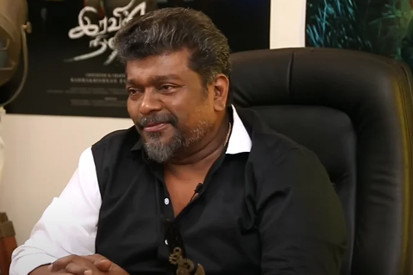 ஆடுகளம் படத்தில் முதன் முதலில் நடிக்கவிருந்தது இவரா? யார் தெரியுமா | Popular Actor Missed To Act In Aadukalam Movie