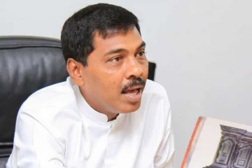 கொழும்பில் பிரபல அமைச்சரின் மகன் உட்பட பலர் அதிரடியாக கைது