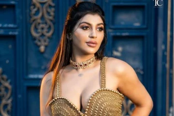 ட்ரெண்டி லுக்கில் கலக்கும் நடிகை யாஷிகா.. அப்படி ஒரு போஸ்!