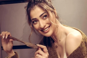 ராய் லக்ஷ்மிக்கு என்னாச்சு.. ஏர்போர்ட்டுக்கு நடக்க முடியாமல் வந்த வீடியோவால் ஷாக்