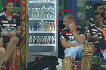 பெங்களூரு கதறிக் கொண்டிருக்க... ஒரு புறம் கெயில் ஜேமின்சன் என்ன செய்கிறார் பாருங்க! வைரலாகும் புகைப்படம்