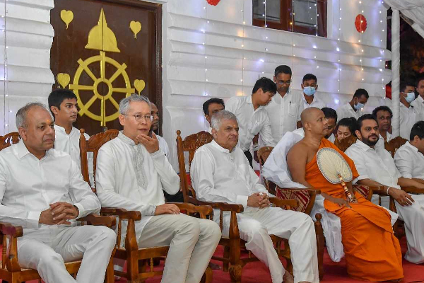 வரலாற்று சிறப்பு மிக்க முருகன் ஆலயத்தில் ஜனாதிபதி ரணில்(Photos) | President Ranil At The Historic Murugan Temple