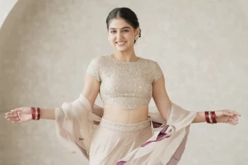 இளம் சென்சேஷனல் நடிகை அனஸ்வரா ராஜனின் லேட்டஸ்ட் போட்டோஷூட்...