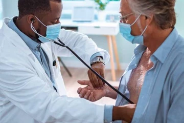 கொரோனா தாக்கிய இரண்டு வாரத்தில் என்ன நிகழும் தெரியுமா...வெளியான அதிர்ச்சி தகவல்