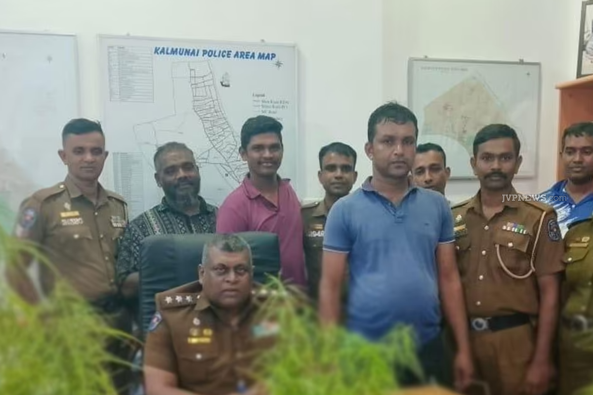 கல்முனையில் முற்றுகை இடப்பட்ட வீடு; பொலிஸாருக்கு காத்திருந்த அதிர்ச்சி | Cannabis Plants On The Rooftop House In Kalmuna கல்முனையில் முற்றுகை இடப்பட்ட வீடு; பொலிஸாருக்கு காத்திருந்த அதிர்ச்சி | Cannabis Plants On The Rooftop House In Kalmuna