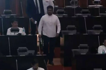 ජනපති පාර්ලිමේන්තුවට එයි