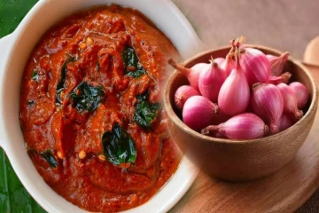 ஹோட்டல் சுவையில் சின்ன வெங்காய சட்னி வேண்டுமா? எளிய செய்முறை இதோ!