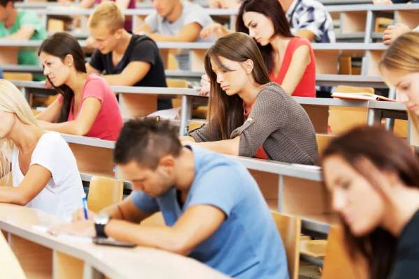 உலகிலேயே மாணவர்களுக்கு ஏற்ற நகரம் எது தெரியுமா? | Which City In The World Is Most Student Friendly