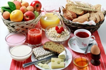 உடல் எடையைக் குறைக்க சிரமப்படுகிறீர்களா? உங்க டயட்டிலிருந்து இந்த 5 உணவை உடனே தூக்கிடுங்க