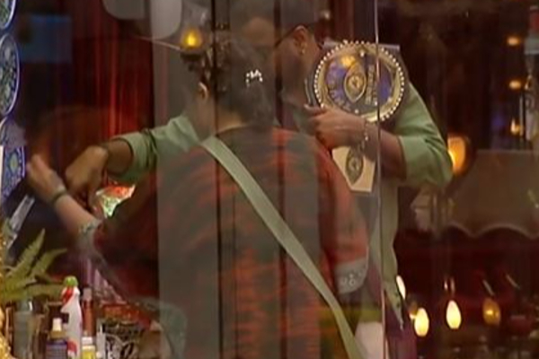 வனிதாவுக்கு சற்றுமுன்னர் பிக் பாஸ் கொடுத்த அதிரடி அறிவிப்பு.... சலுகைகள் ரத்து! உடனே அறையில் இருந்து வெளியேறினார் | Bigg Boss Ultimate Season 1