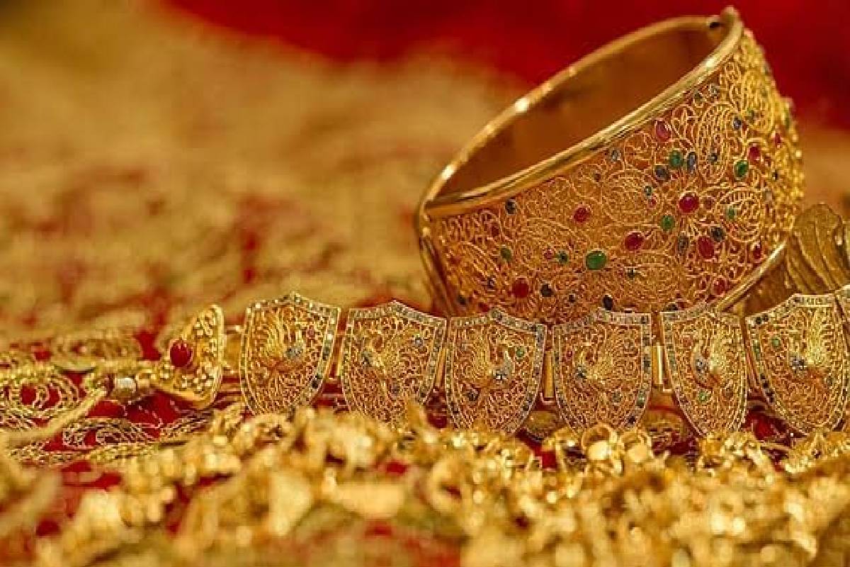 தங்கம் விலை அதிரடி சரிவு: சவரனுக்கு ரூ.1,080 குறைவு! | Today Sept 24Th Gold And Silver Price In Chennai