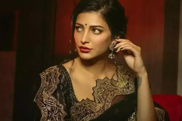 மேடையில் I Love You கூறிய இயக்குனர்.. ஸ்ருதி ஹாசன் கொடுத்த பதில் | Shruthi Haasan Reply To Director